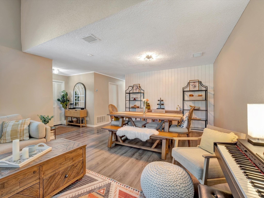 16570 Space Center Boulevard - Photo 6