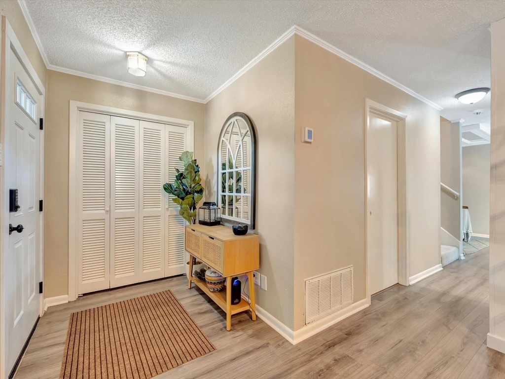 16570 Space Center Boulevard - Photo 5