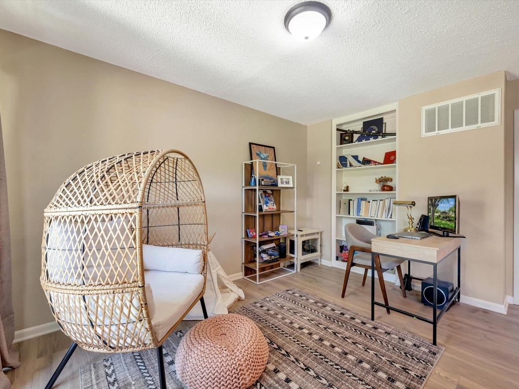 16570 Space Center Boulevard - Photo 28
