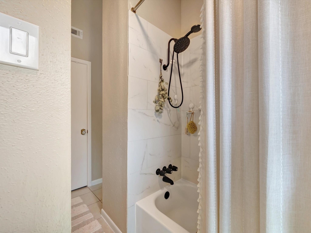16570 Space Center Boulevard - Photo 22