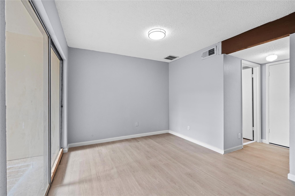 12528 Wellington Park Drive - Photo 9
