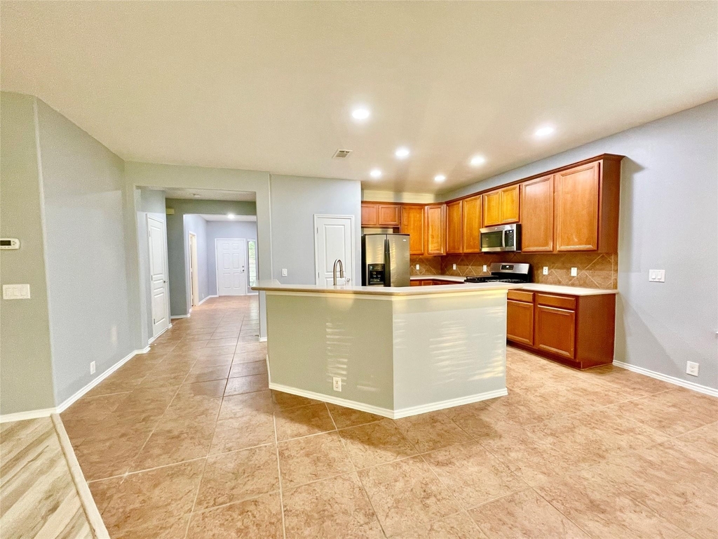 714 Honeysuckle Vine Drive - Photo 3