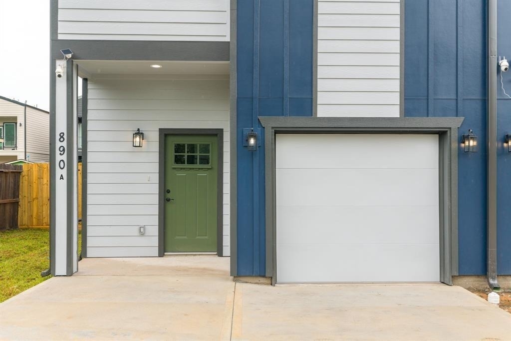 890 Lucky Street - Photo 2