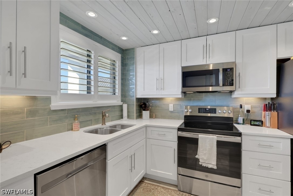 2121 Collier Avenue - Photo 3