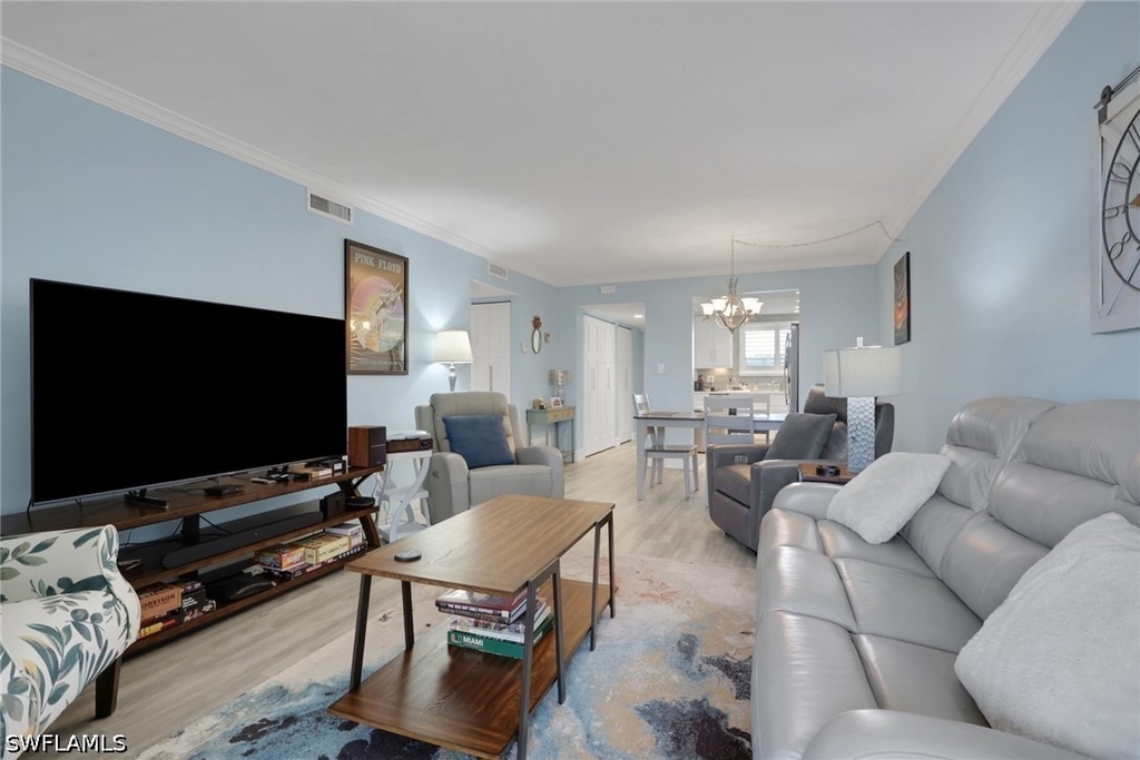 2121 Collier Avenue - Photo 8