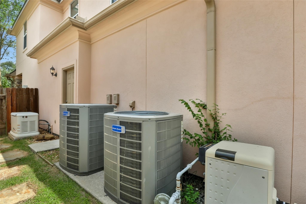 14115 Norhill Pointe Drive - Photo 3