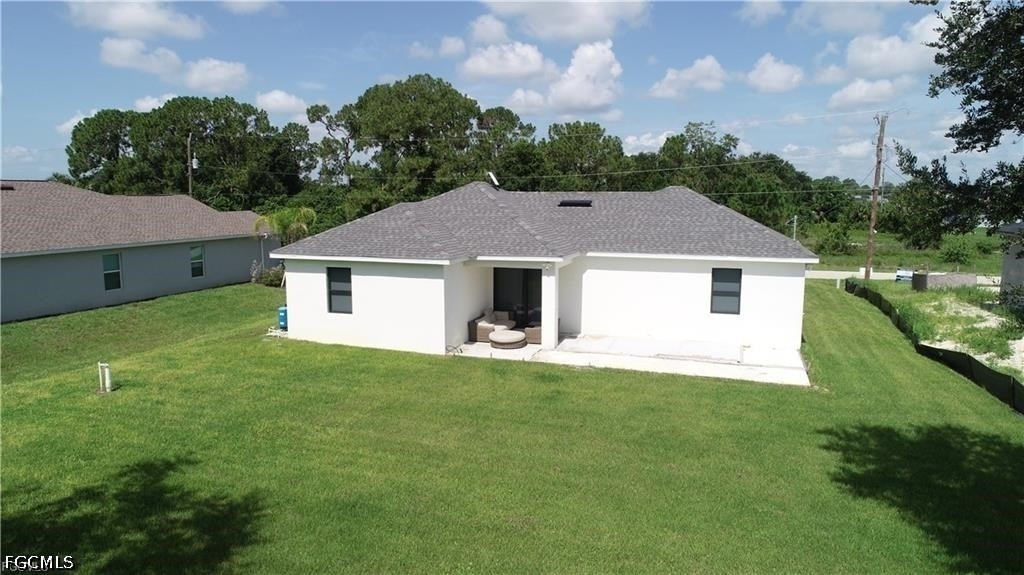 343 Rawlings Avenue - Photo 2