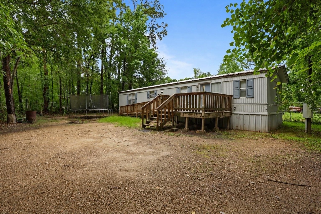 22521 West Road - Photo 0