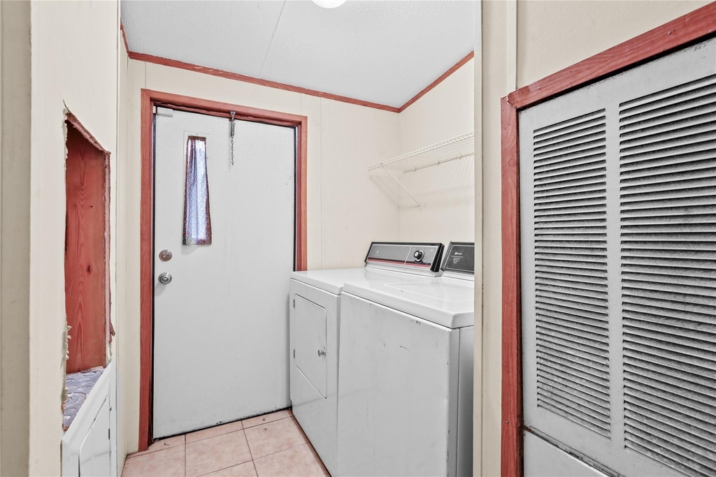 22521 West Road - Photo 15