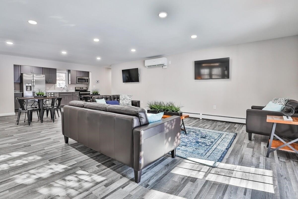 169 Portsmouth - Photo 11