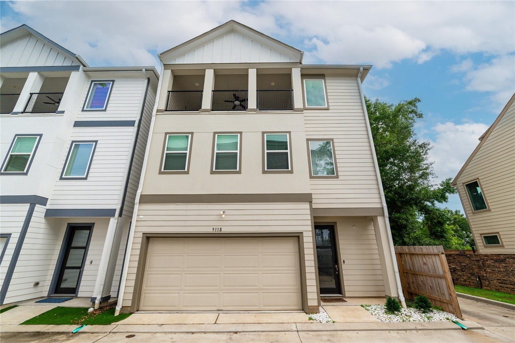 911 W 35th Street - Photo 34