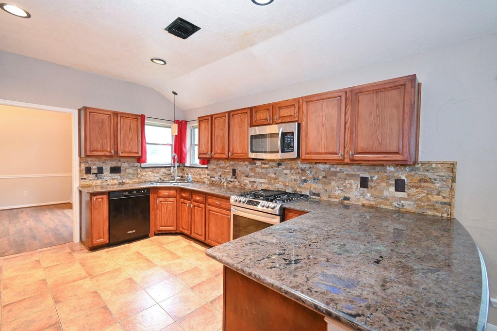16302 Ash Point Lane - Photo 11