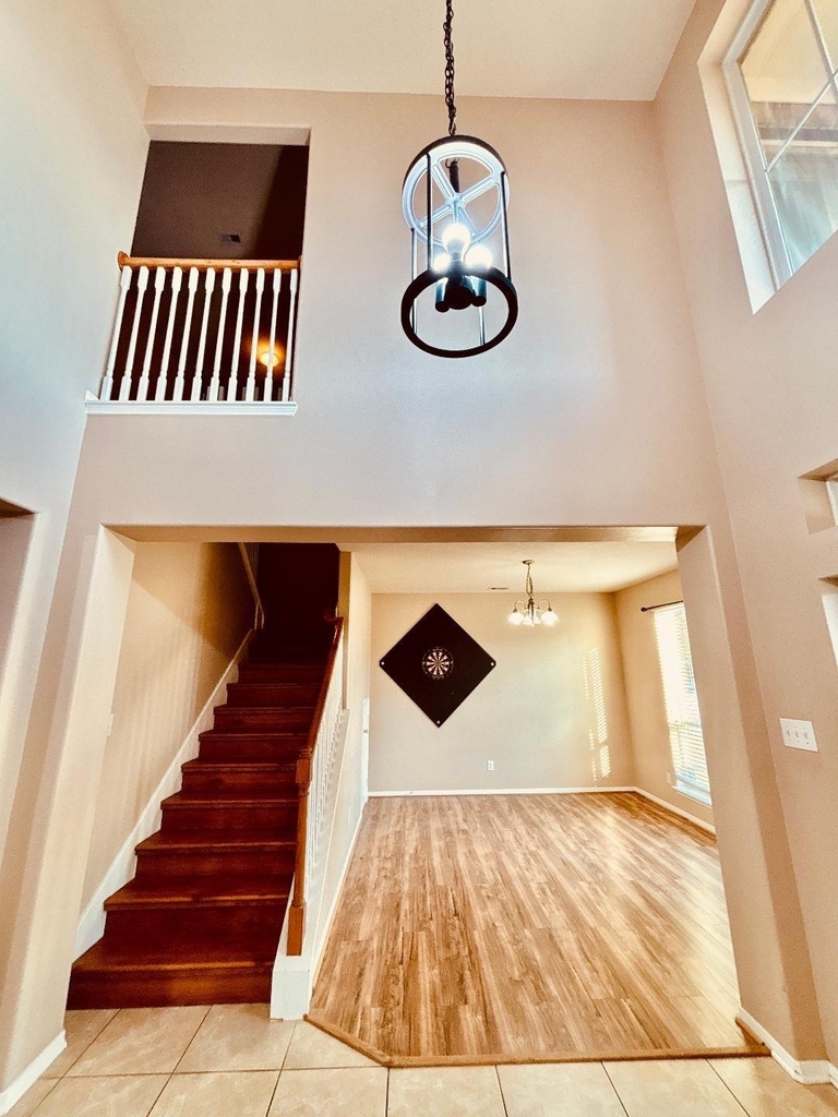 9947 Valance Way - Photo 4