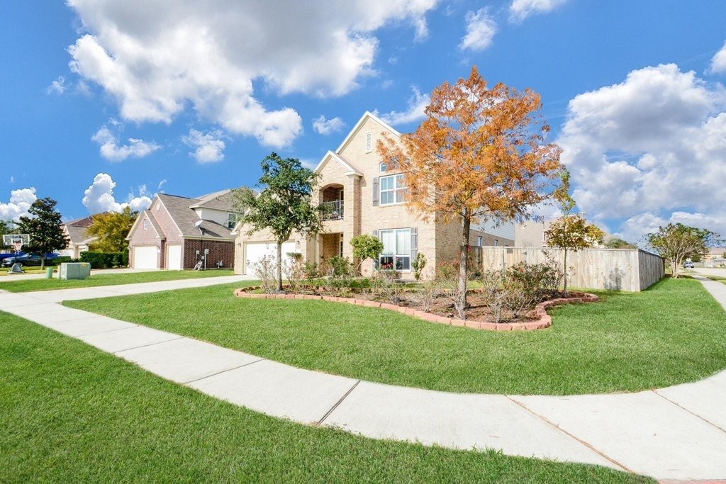 9947 Valance Way - Photo 1