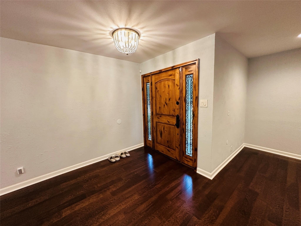 9758 Cedardale Drive - Photo 3