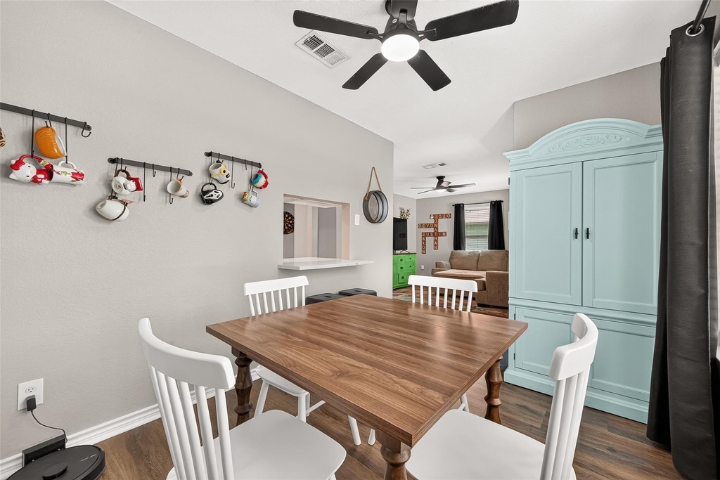 1005 Avenue D - Photo 12