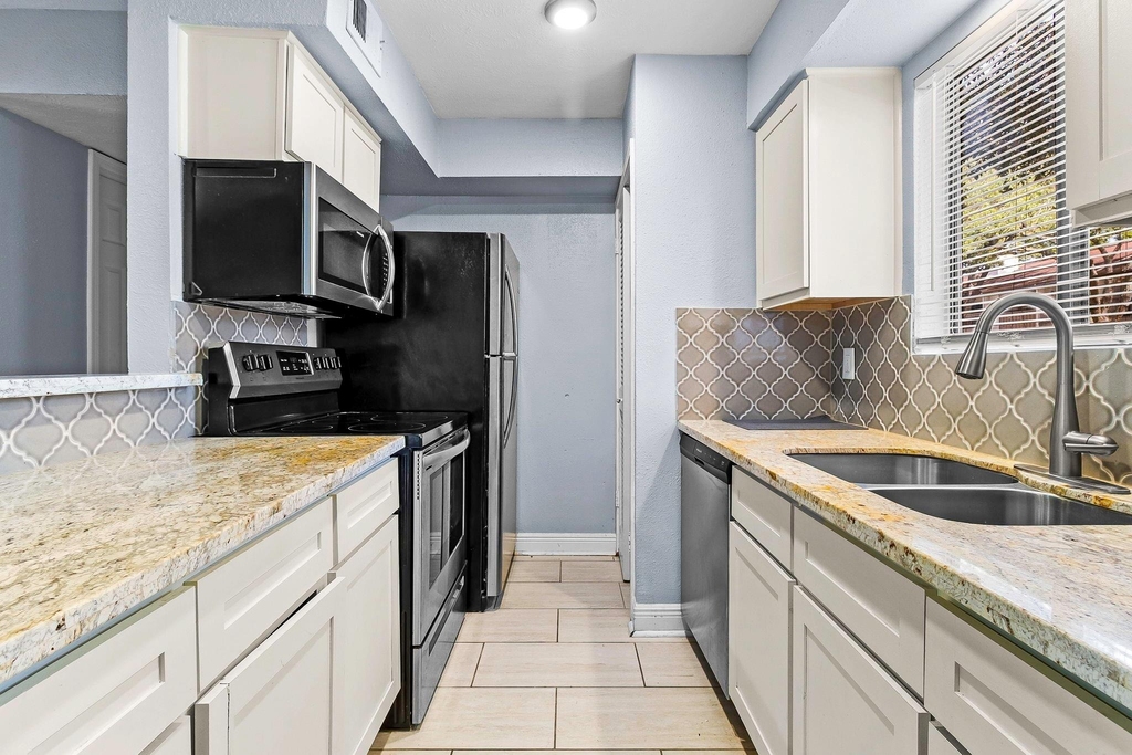 12100 Melville Drive - Photo 8