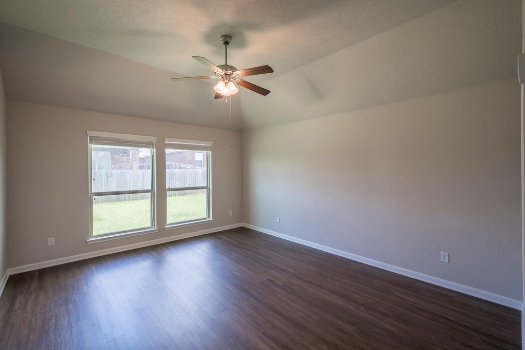 7418 Masters Drive - Photo 10