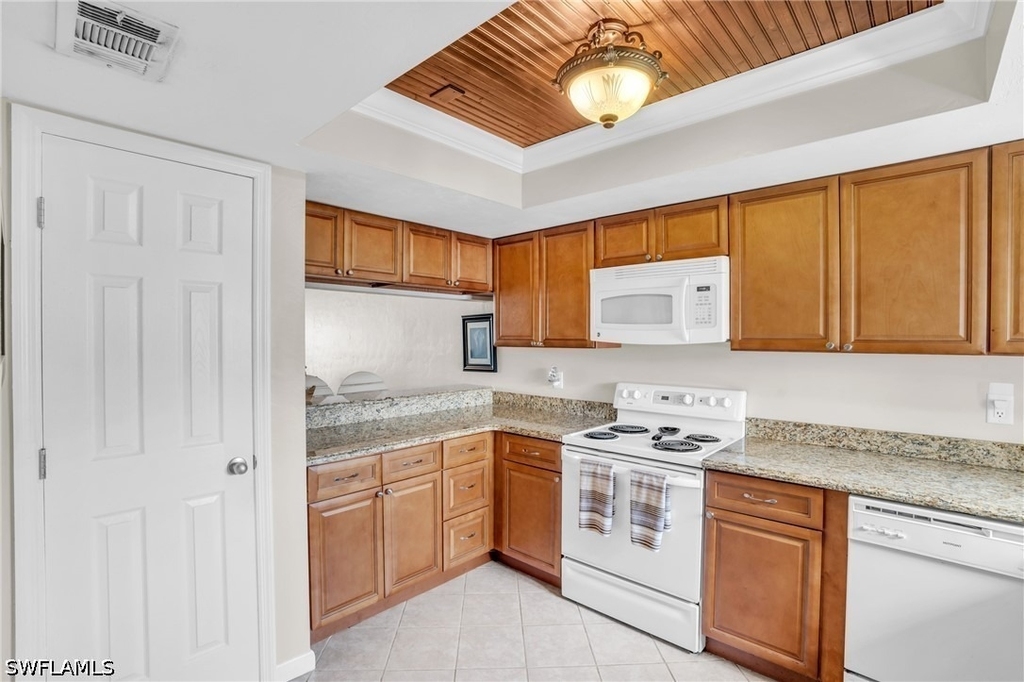 4640 Chantelle Drive - Photo 10