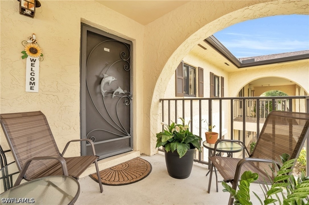 4640 Chantelle Drive - Photo 2