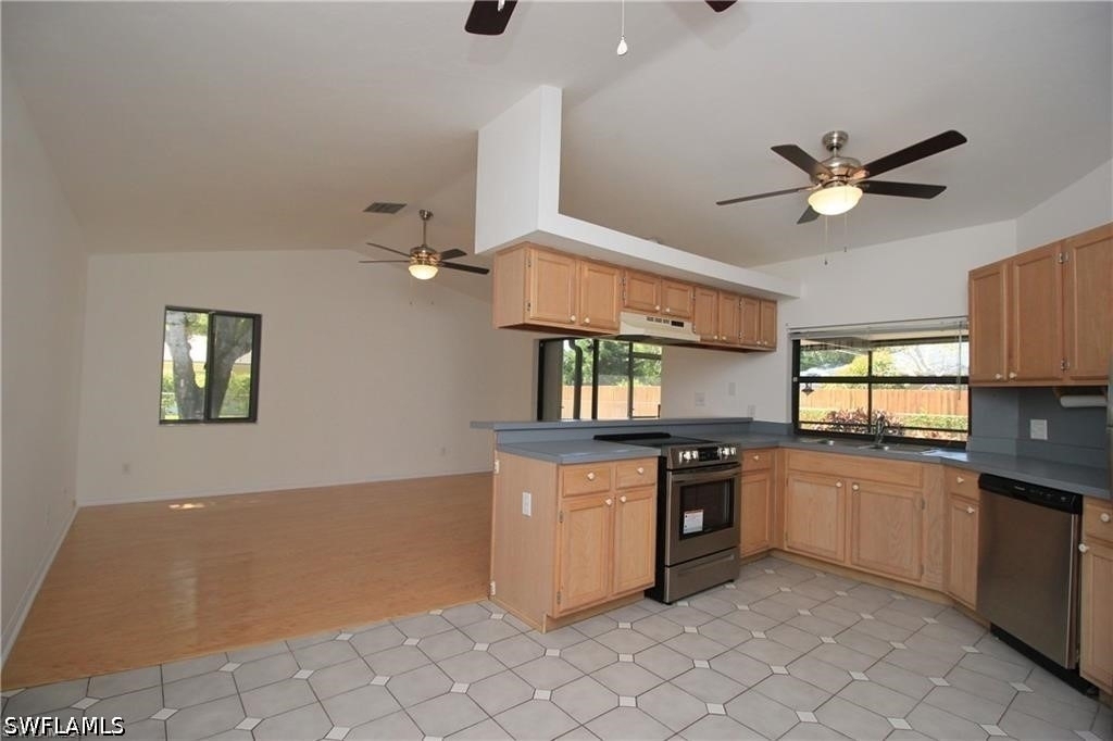 224 Erie Drive - Photo 4
