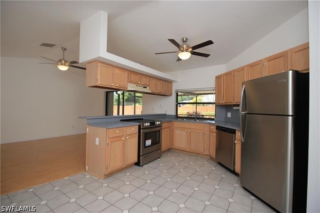 224 Erie Drive - Photo 3
