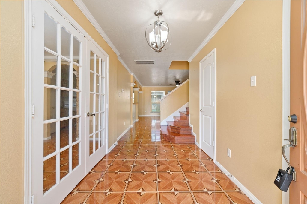 8207 Aliso Canyon Lane - Photo 2