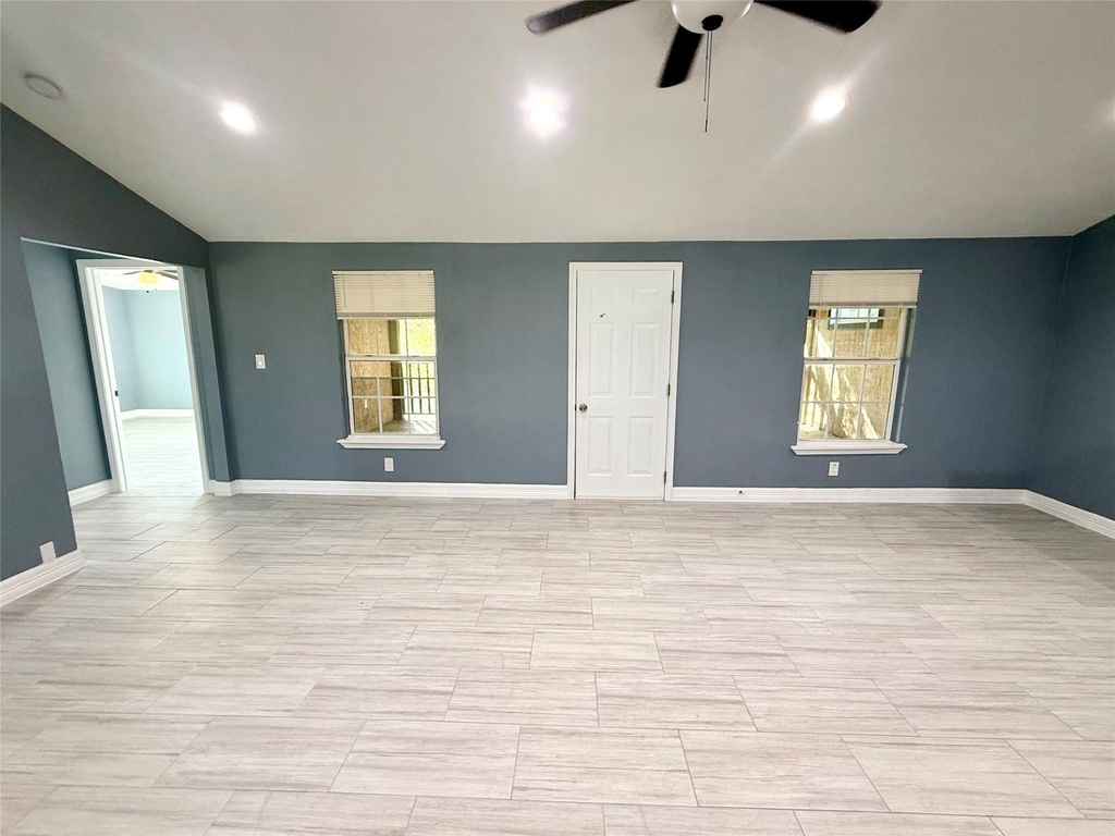 9013 Puritan Way - Photo 9