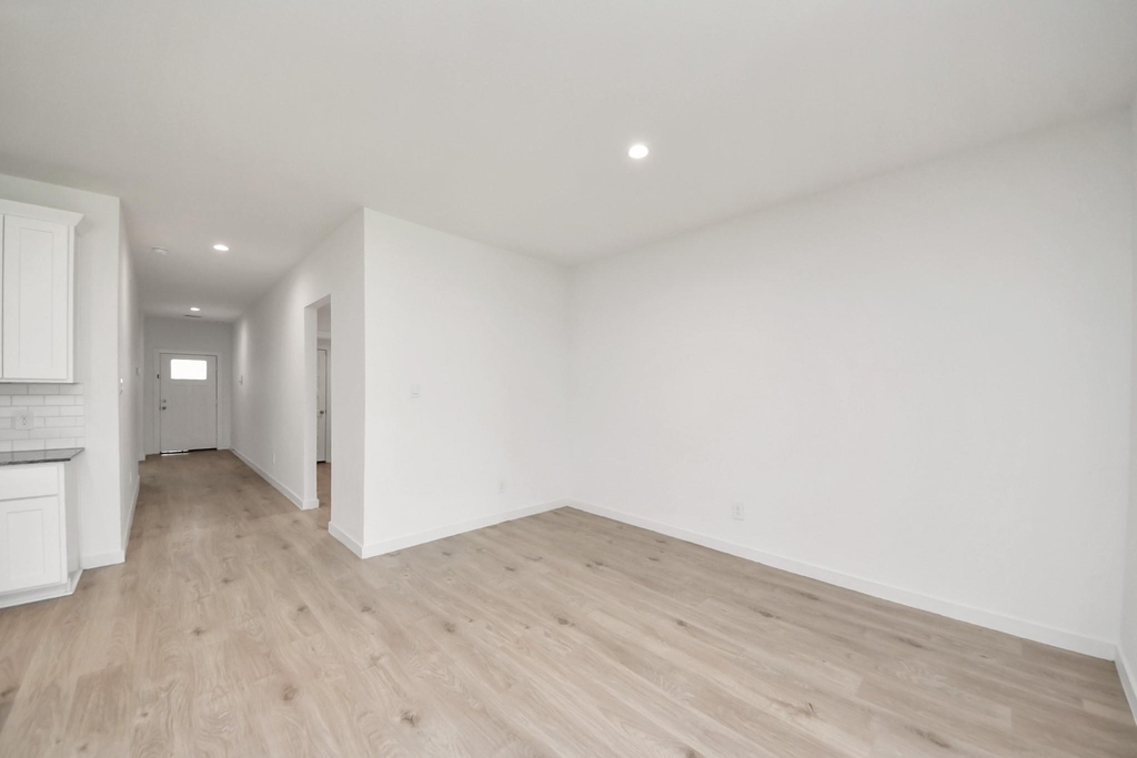 1618 Westway Drive - Photo 16