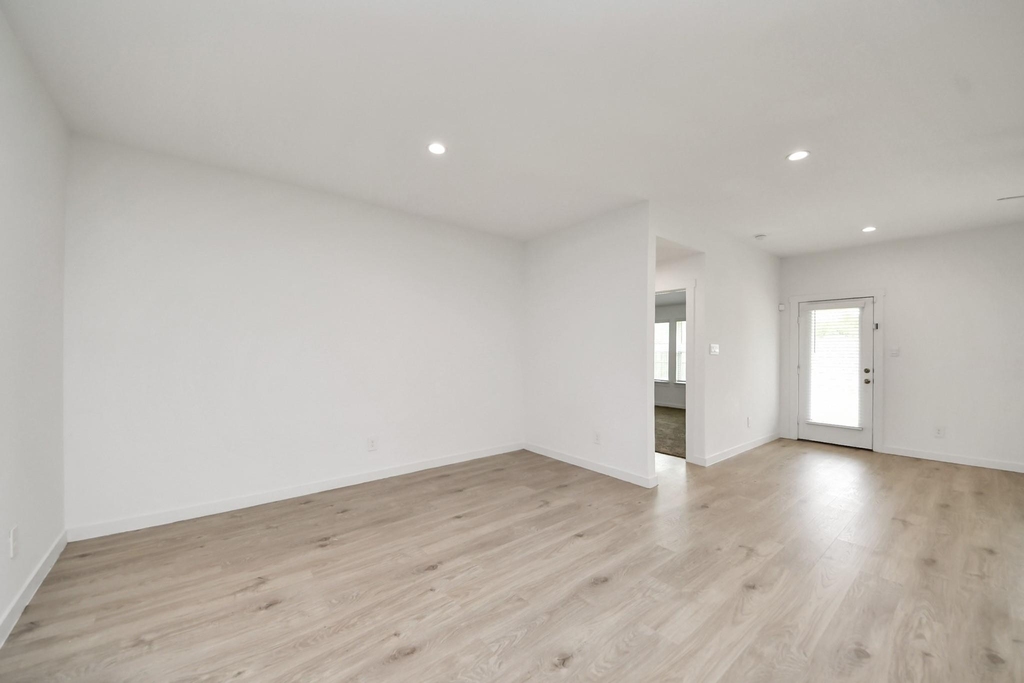 1618 Westway Drive - Photo 17