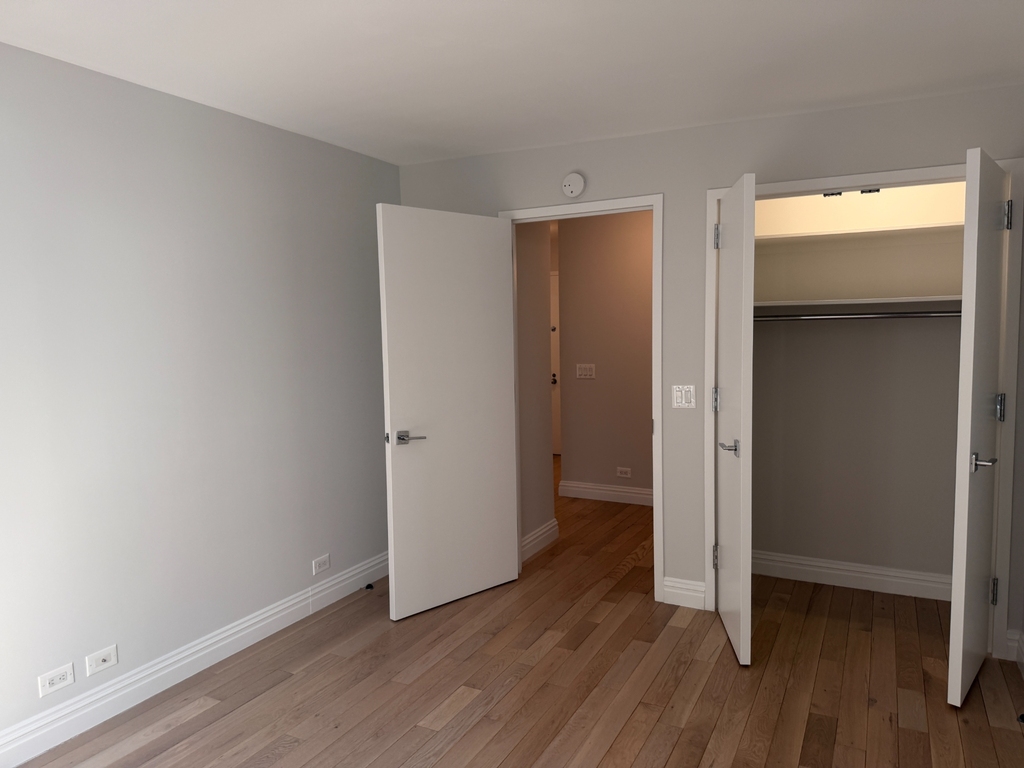 West 48th Street - Photo 4