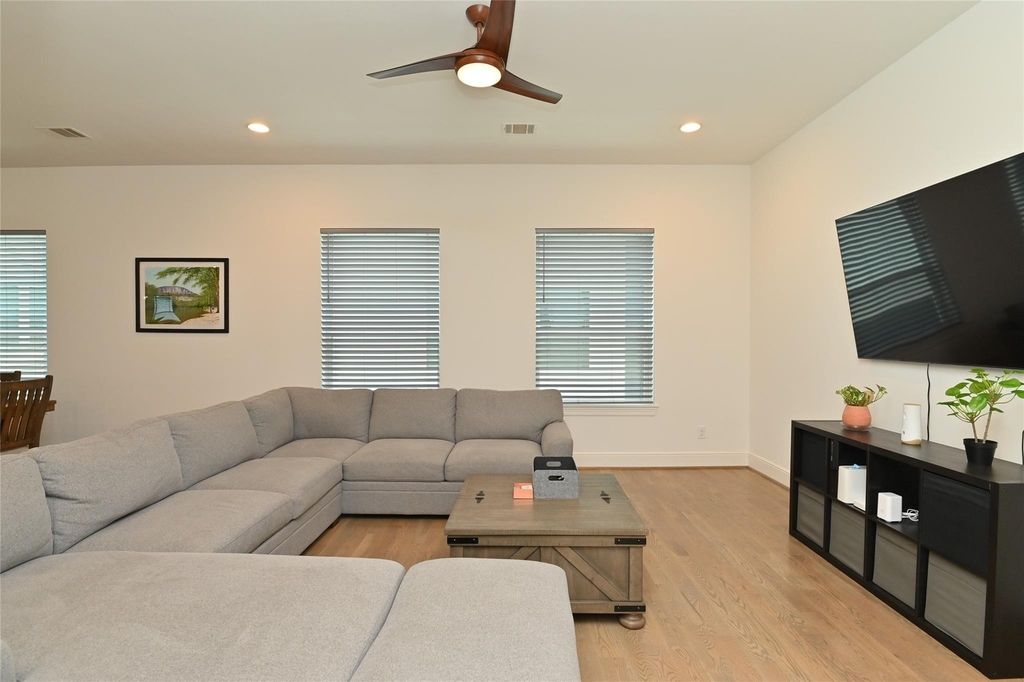 1117 W 16th Street - Photo 26