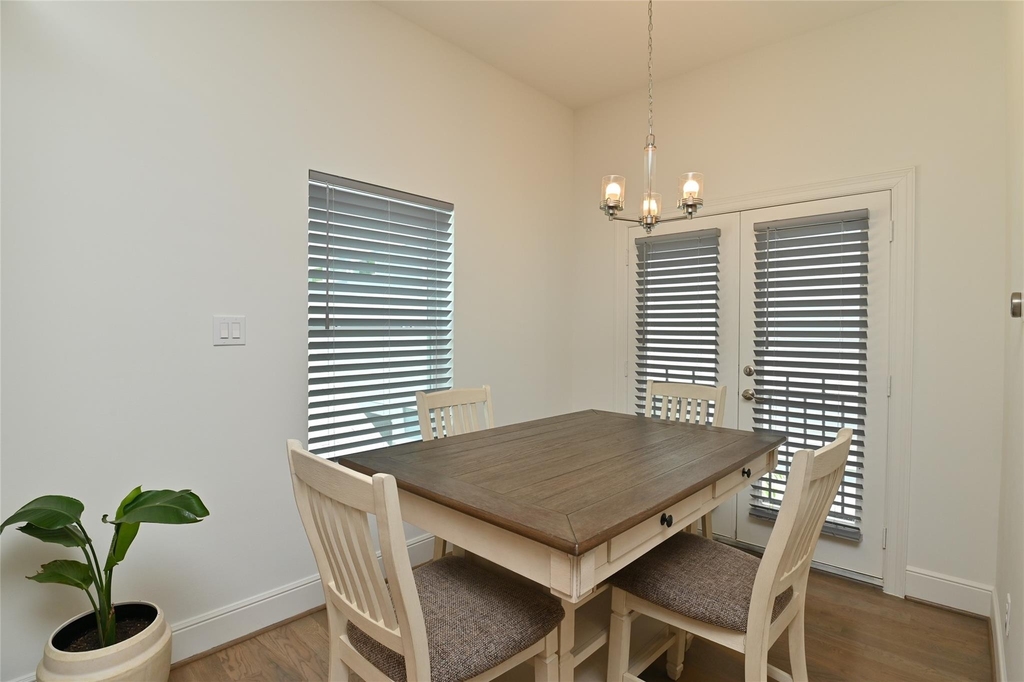 1117 W 16th Street - Photo 16