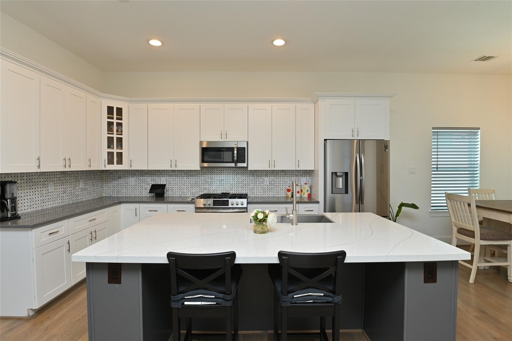 1117 W 16th Street - Photo 20