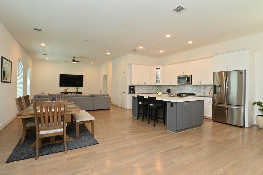 1117 W 16th Street - Photo 12