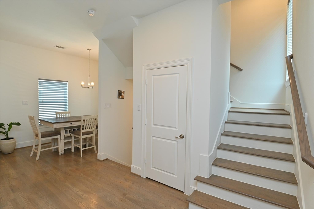1117 W 16th Street - Photo 15