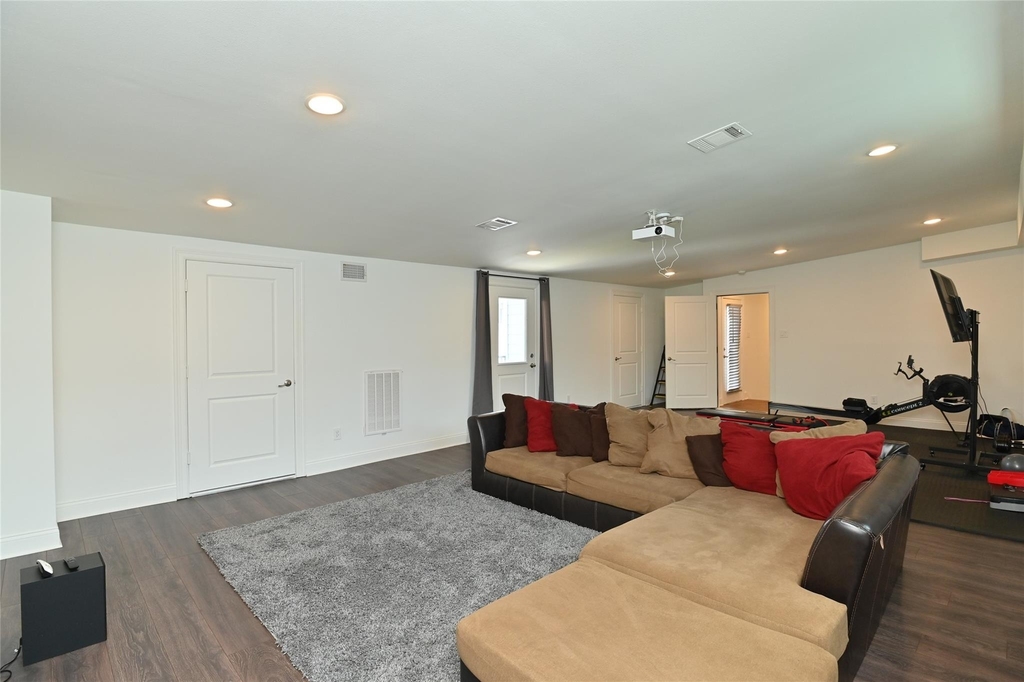 1117 W 16th Street - Photo 45