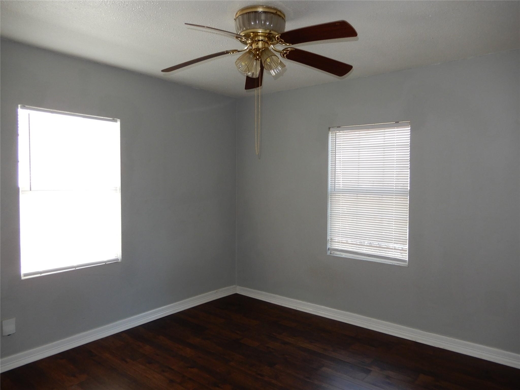 320 17th Avenue N - Photo 6