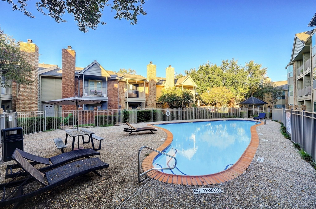 11201 Lynbrook Drive - Photo 8