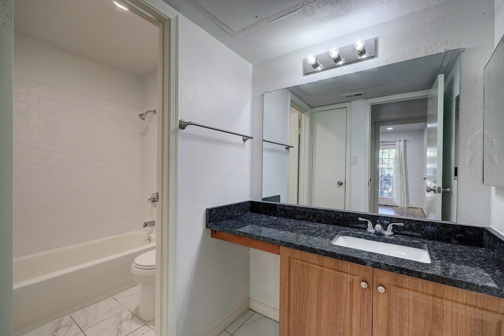 11201 Lynbrook Drive - Photo 6