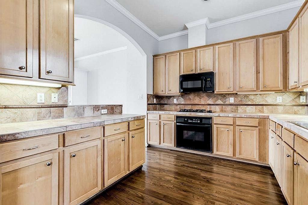 513 Leverkuhn Street - Photo 10