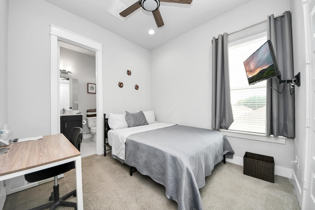 2116 Naomi Street - Photo 28