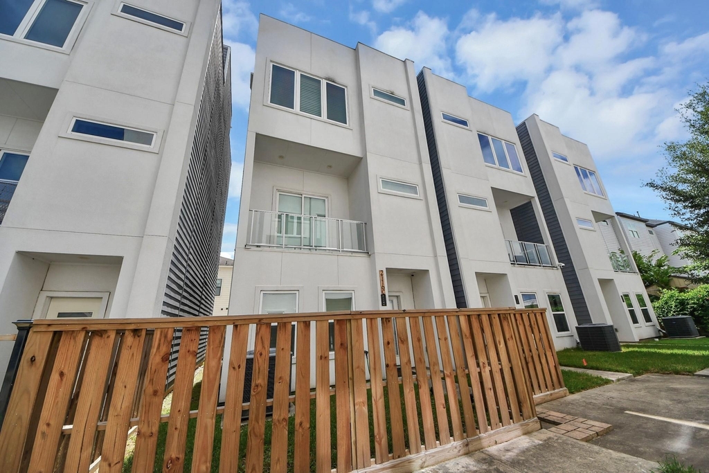 2116 Naomi Street - Photo 3