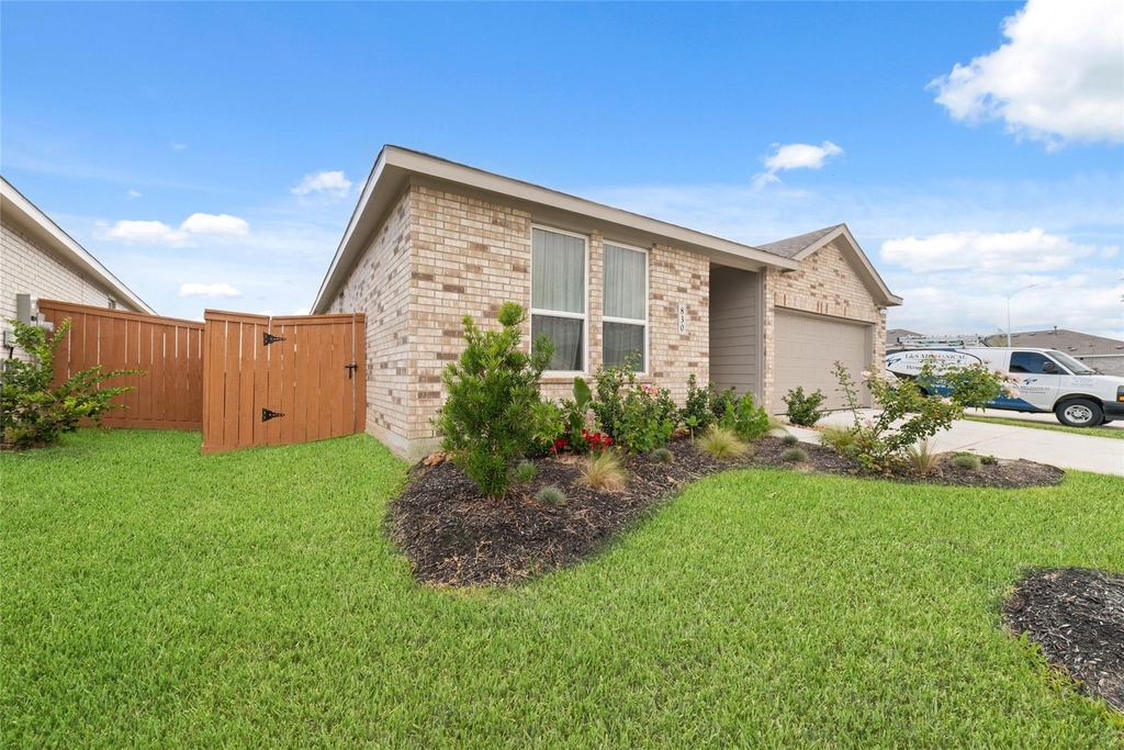830 Heaven Drive - Photo 2