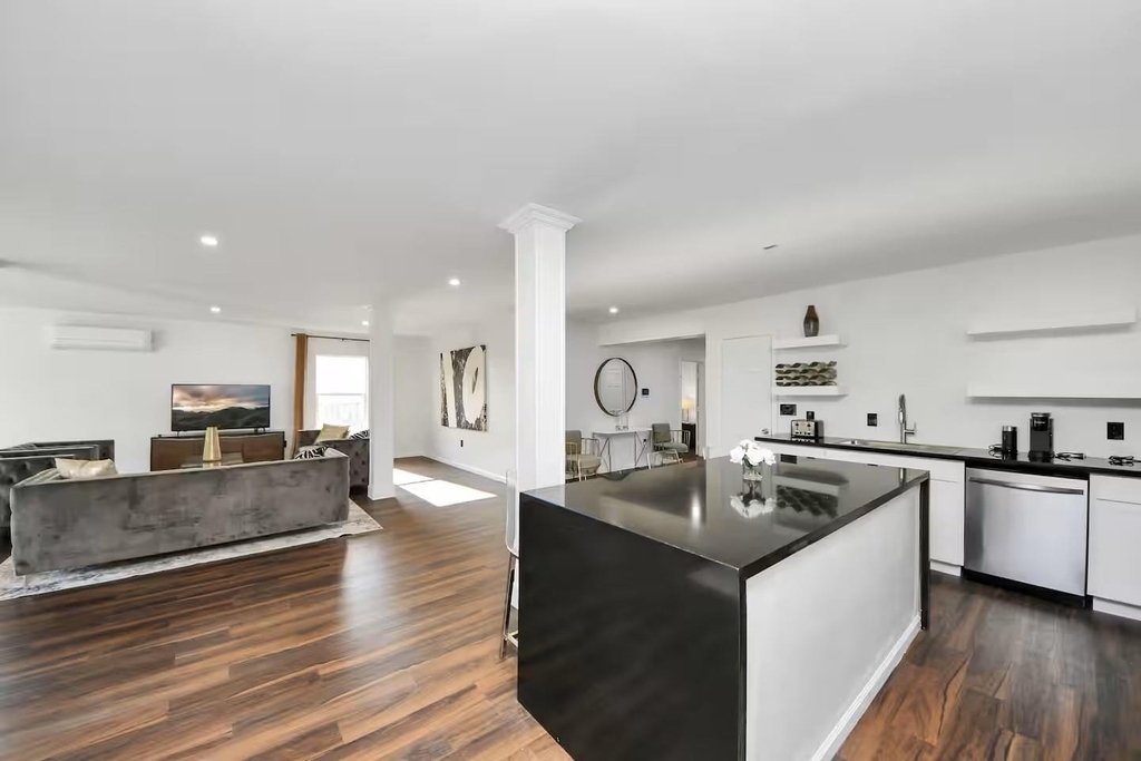 3217 Binz Street - Photo 9