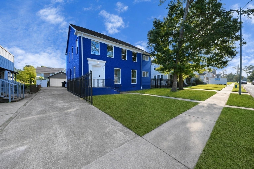 3217 Binz Street - Photo 0