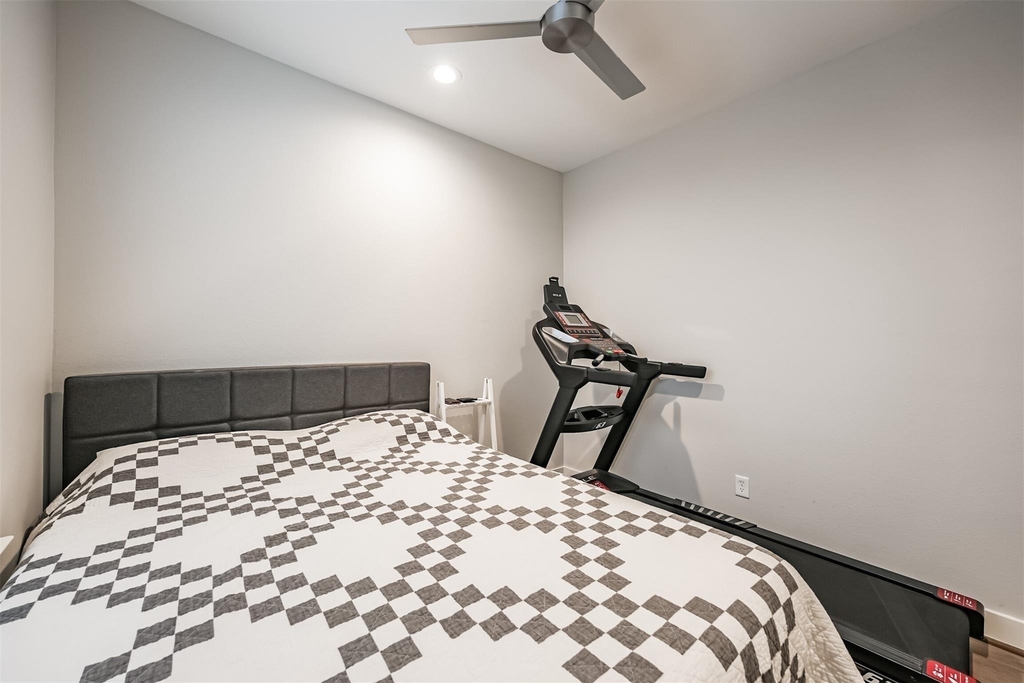 5209 Allen Street - Photo 11