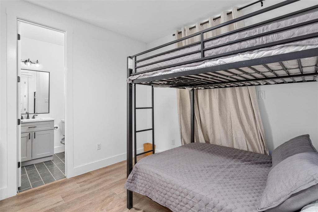 1303 E 27th Street - Photo 14