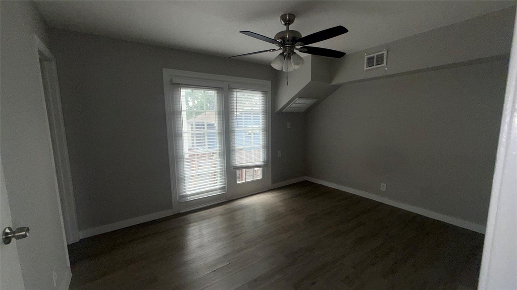 1660 Richmond Avenue - Photo 7