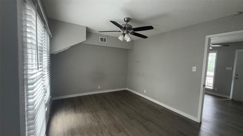 1660 Richmond Avenue - Photo 11
